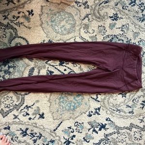 Great pair of leggings! Worn only a few times.